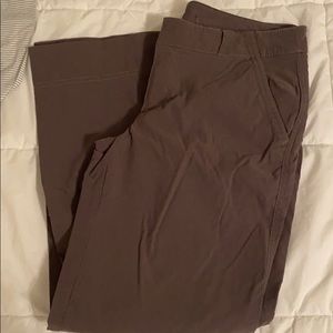 Athleta casual cargo pant— army green/dark grey